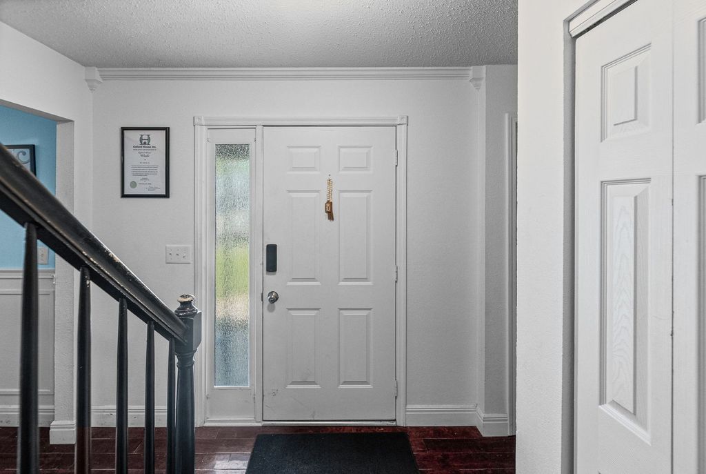 Image 8 of property listing at 4401 Woodglen Lane, Mt Vernon, IL 62864