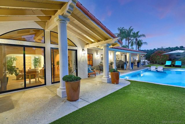 3064 Live Oak Park Rd, Fallbrook, CA 92028