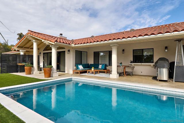 3064 Live Oak Park Rd, Fallbrook, CA 92028