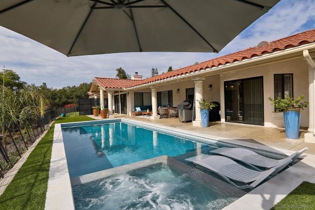 3064 Live Oak Park Rd, Fallbrook, CA 92028