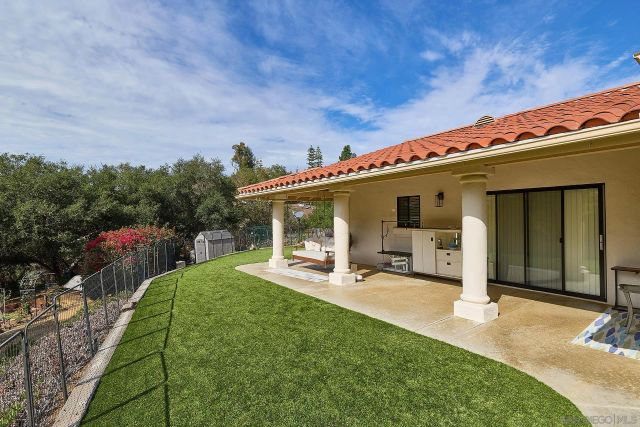 3064 Live Oak Park Rd, Fallbrook, CA 92028