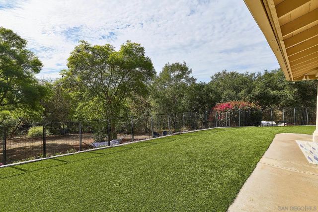 3064 Live Oak Park Rd, Fallbrook, CA 92028