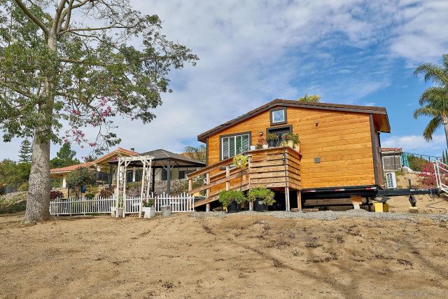 3064 Live Oak Park Rd, Fallbrook, CA 92028