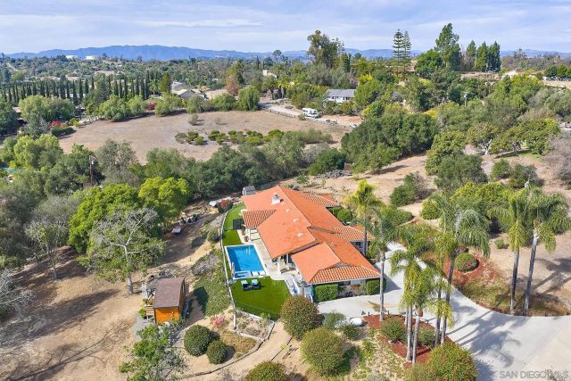 3064 Live Oak Park Rd, Fallbrook, CA 92028