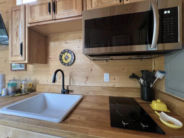 3064 Live Oak Park Rd, Fallbrook, CA 92028