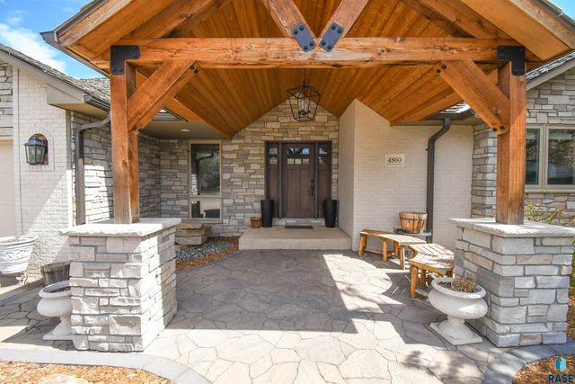 4800 S Caraway Cir Circle, Sioux Falls, SD 57108