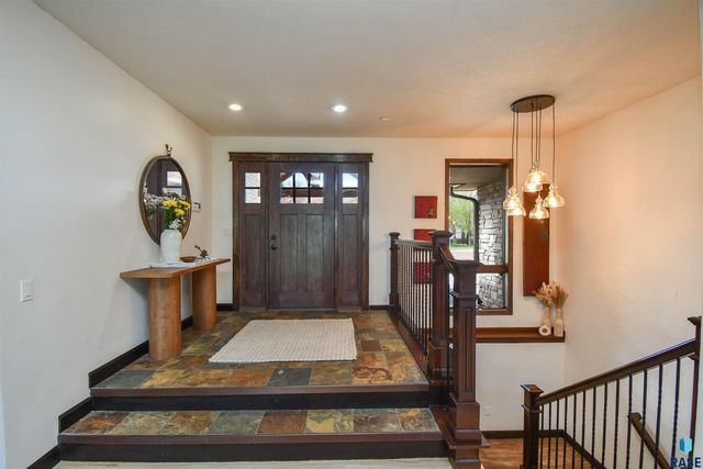 4800 S Caraway Cir Circle, Sioux Falls, SD 57108