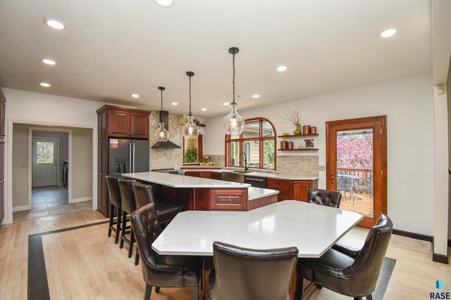 4800 S Caraway Cir Circle, Sioux Falls, SD 57108
