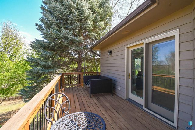 4800 S Caraway Cir Circle, Sioux Falls, SD 57108