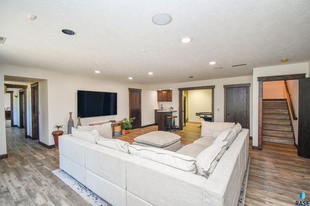 4800 S Caraway Cir Circle, Sioux Falls, SD 57108
