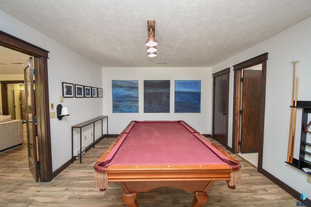 4800 S Caraway Cir Circle, Sioux Falls, SD 57108