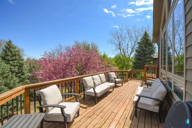 4800 S Caraway Cir Circle, Sioux Falls, SD 57108