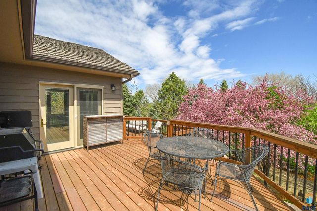 4800 S Caraway Cir Circle, Sioux Falls, SD 57108