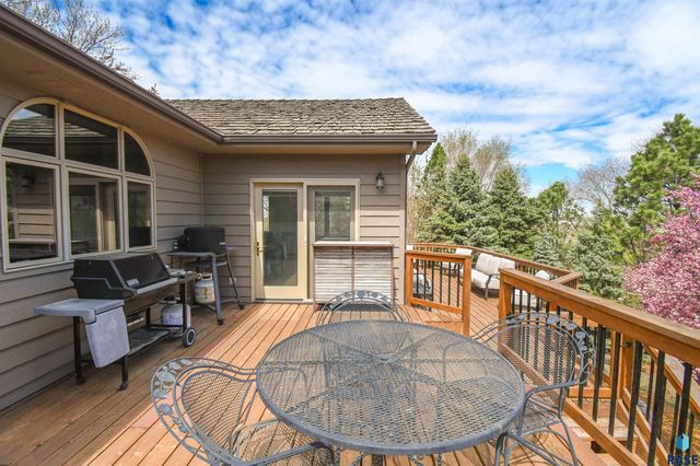 4800 S Caraway Cir Circle, Sioux Falls, SD 57108