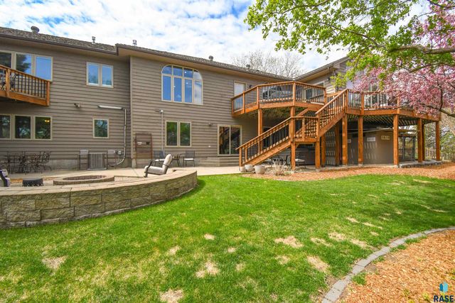 4800 S Caraway Cir Circle, Sioux Falls, SD 57108