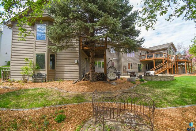 4800 S Caraway Cir Circle, Sioux Falls, SD 57108