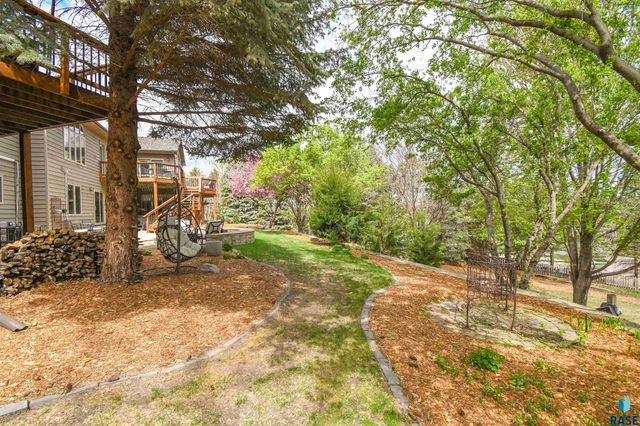 4800 S Caraway Cir Circle, Sioux Falls, SD 57108