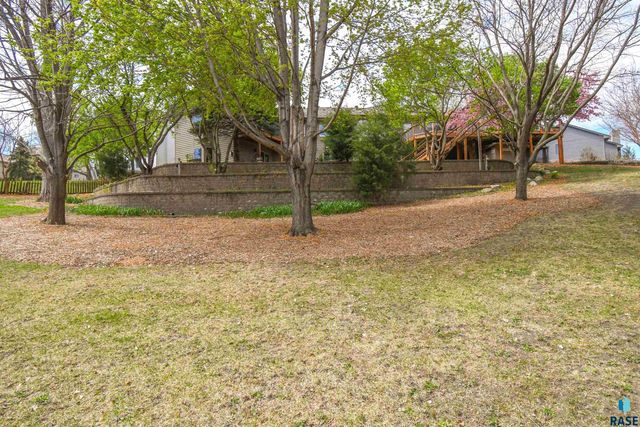 4800 S Caraway Cir Circle, Sioux Falls, SD 57108