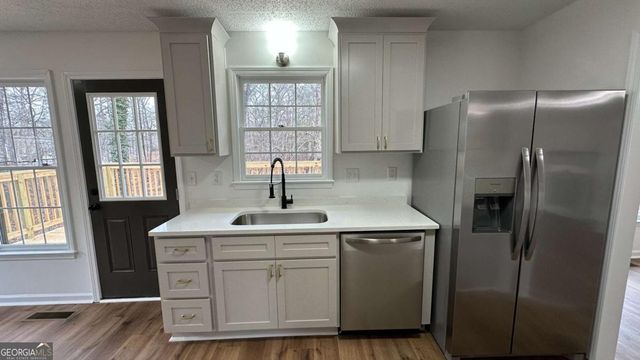 9711 Squirrel Wood Run, Douglasville, GA 30135