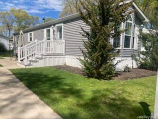 1661 Old Country Road 49, Riverhead, NY 11901