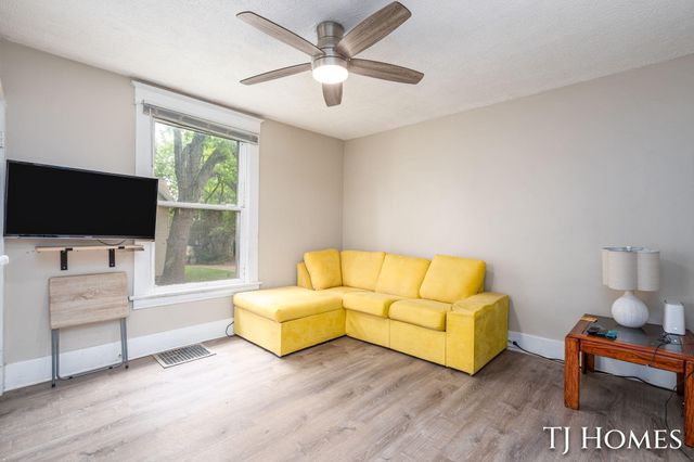 338 Hanover Street Ne, City Of Grand Rapids, MI 49505