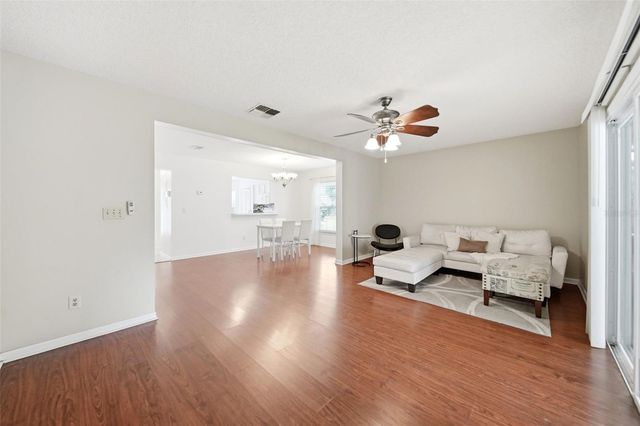 585 SHADOW GLENN PLACE, Winter Springs, FL 32708