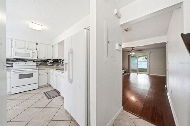 585 SHADOW GLENN PLACE, Winter Springs, FL 32708