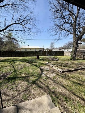 401 S Lynn Avenue, Columbus, KS 66725