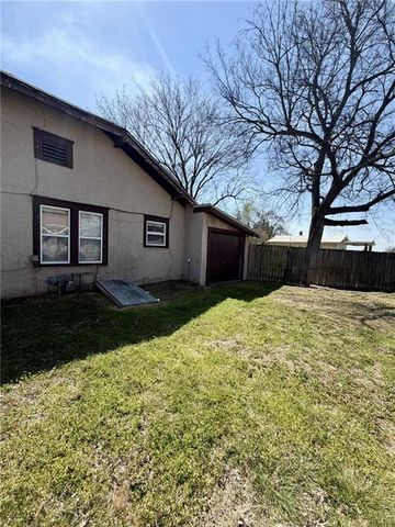 401 S Lynn Avenue, Columbus, KS 66725