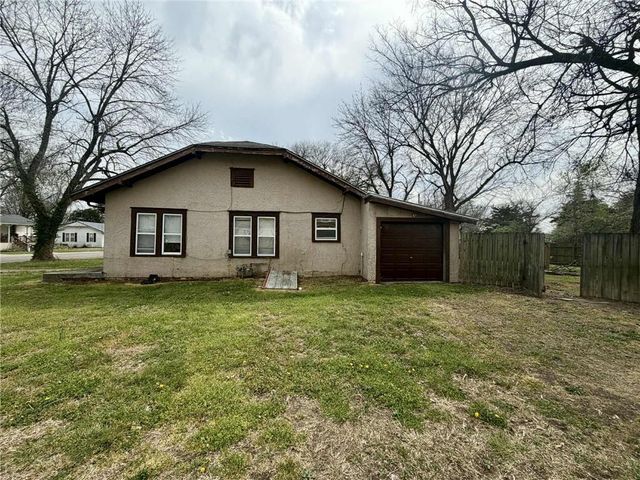 401 S Lynn Avenue, Columbus, KS 66725