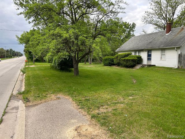 2356 S DYE Road, Flint Twp, MI 48532