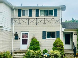 209 N Christine Circle, Mount Clemens, MI 48043
