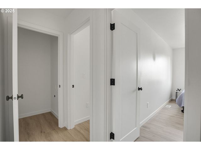 14846 Ne Couch St 8, Portland, OR 97230