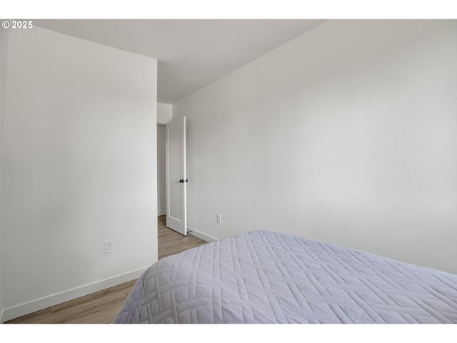 14846 Ne Couch St 8, Portland, OR 97230