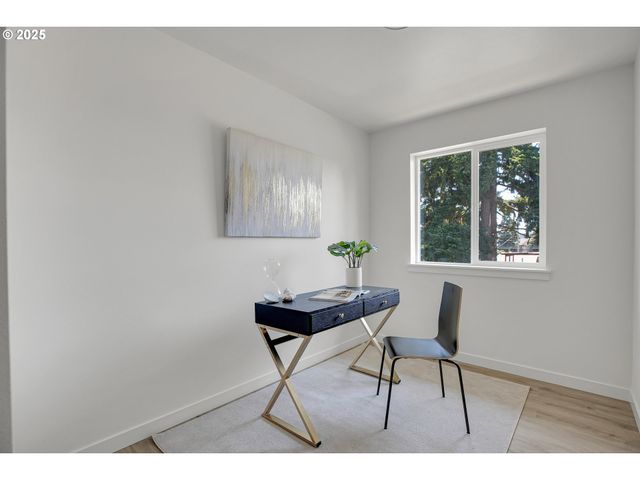 14846 Ne Couch St 8, Portland, OR 97230