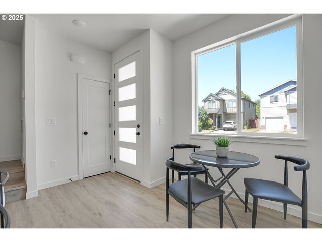 14846 Ne Couch St 8, Portland, OR 97230