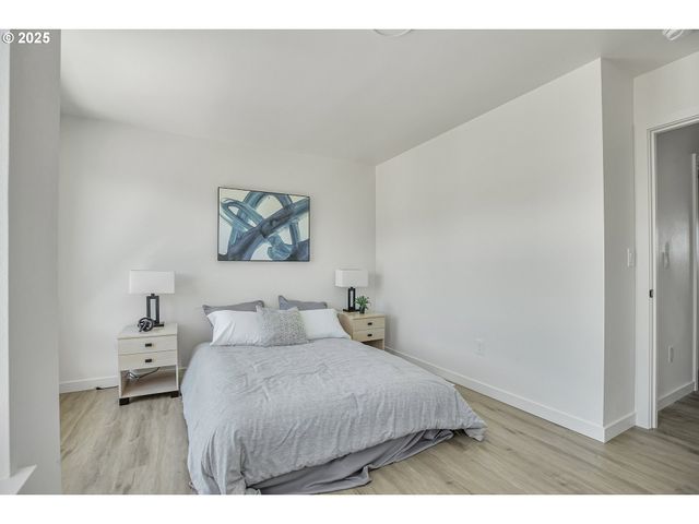 14846 Ne Couch St 8, Portland, OR 97230