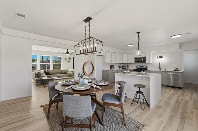514 Villa Verde Drive SE, Rio Rancho, NM 87124