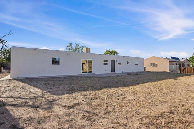 514 Villa Verde Drive SE, Rio Rancho, NM 87124