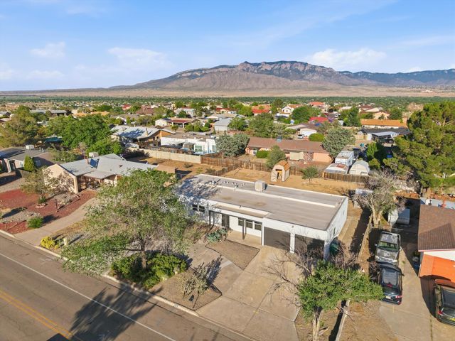514 Villa Verde Drive SE, Rio Rancho, NM 87124