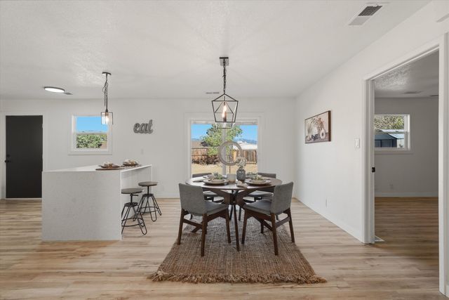514 Villa Verde Drive SE, Rio Rancho, NM 87124