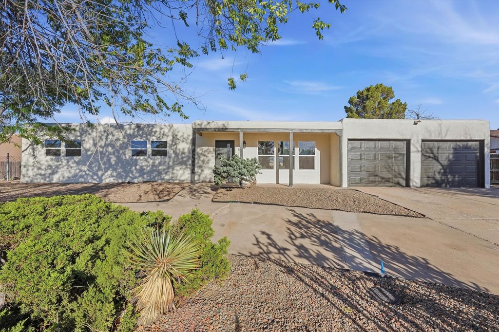 514 Villa Verde Drive SE, Rio Rancho, NM 87124