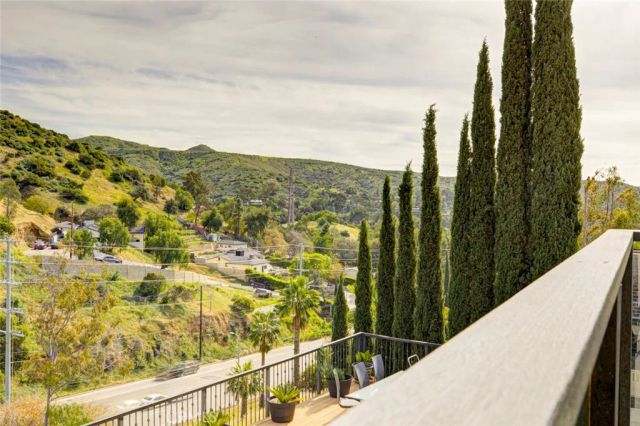 9726 Appaloosa, Shadow Hills, CA 91040