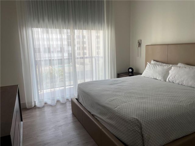 777 N OCEAN Drive N502, Hollywood, FL 33019