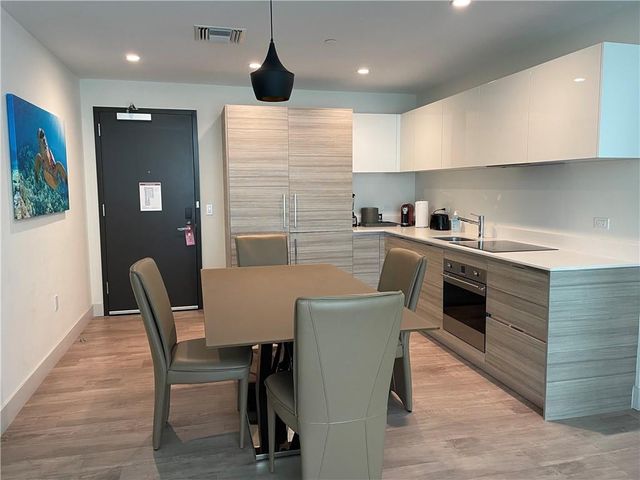 777 N OCEAN Drive N502, Hollywood, FL 33019