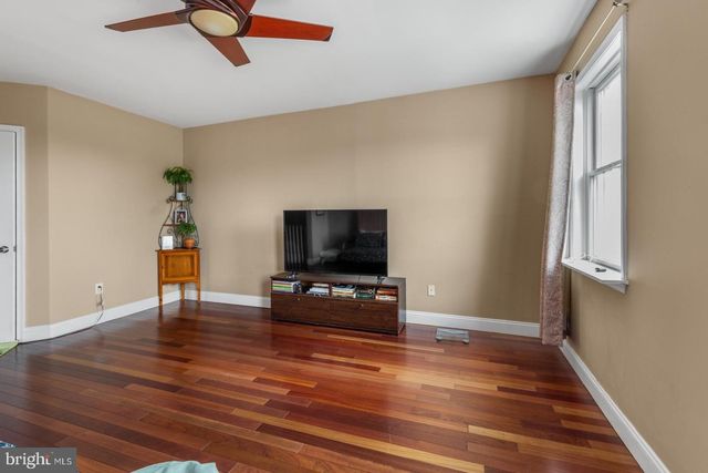 2813 OGDEN ST, Philadelphia, PA 19130