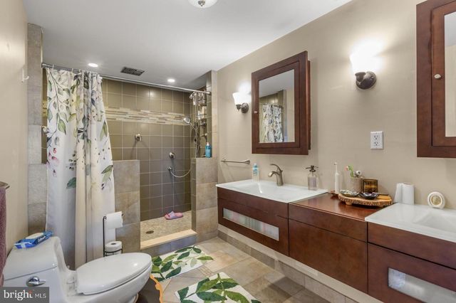 2813 OGDEN ST, Philadelphia, PA 19130