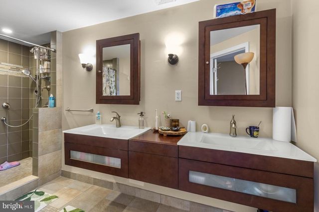 2813 OGDEN ST, Philadelphia, PA 19130