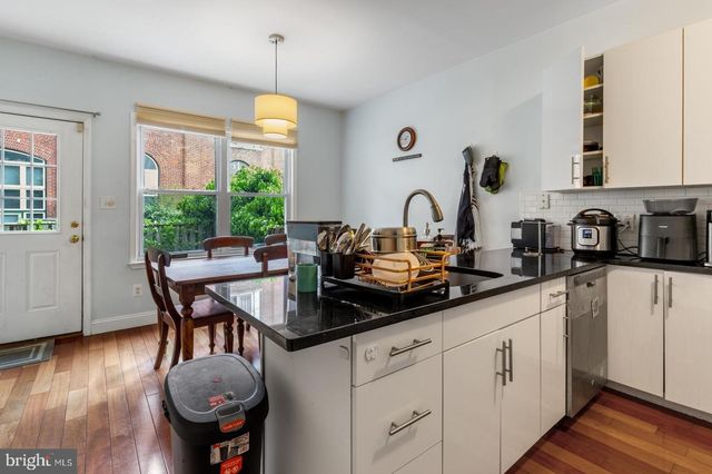 2813 OGDEN ST, Philadelphia, PA 19130