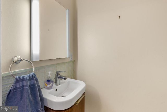 2813 OGDEN ST, Philadelphia, PA 19130